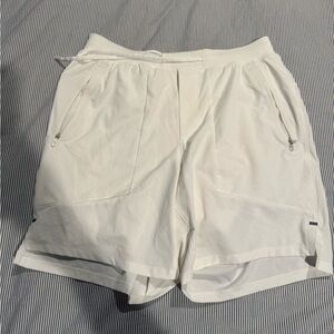 Men’s M Lululemon Lined Shorts 7”